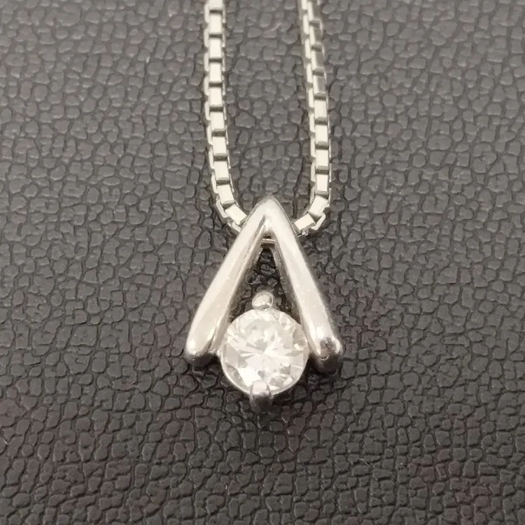 ダイヤモンドのネックレス