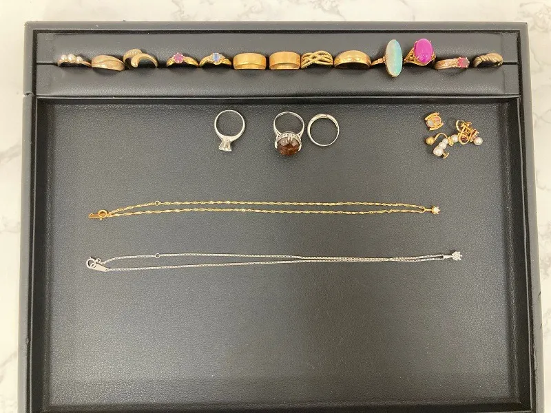 【金やプラチナのアクセサリー類】を宮城県白石市のお客様からお買取りさせていただきました